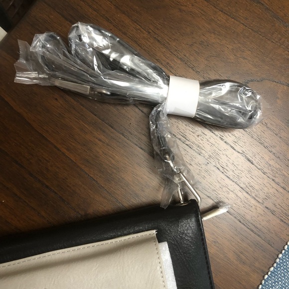 ESPE Crossbody Lilly bag- Grey or Black - Picture 5 of 5